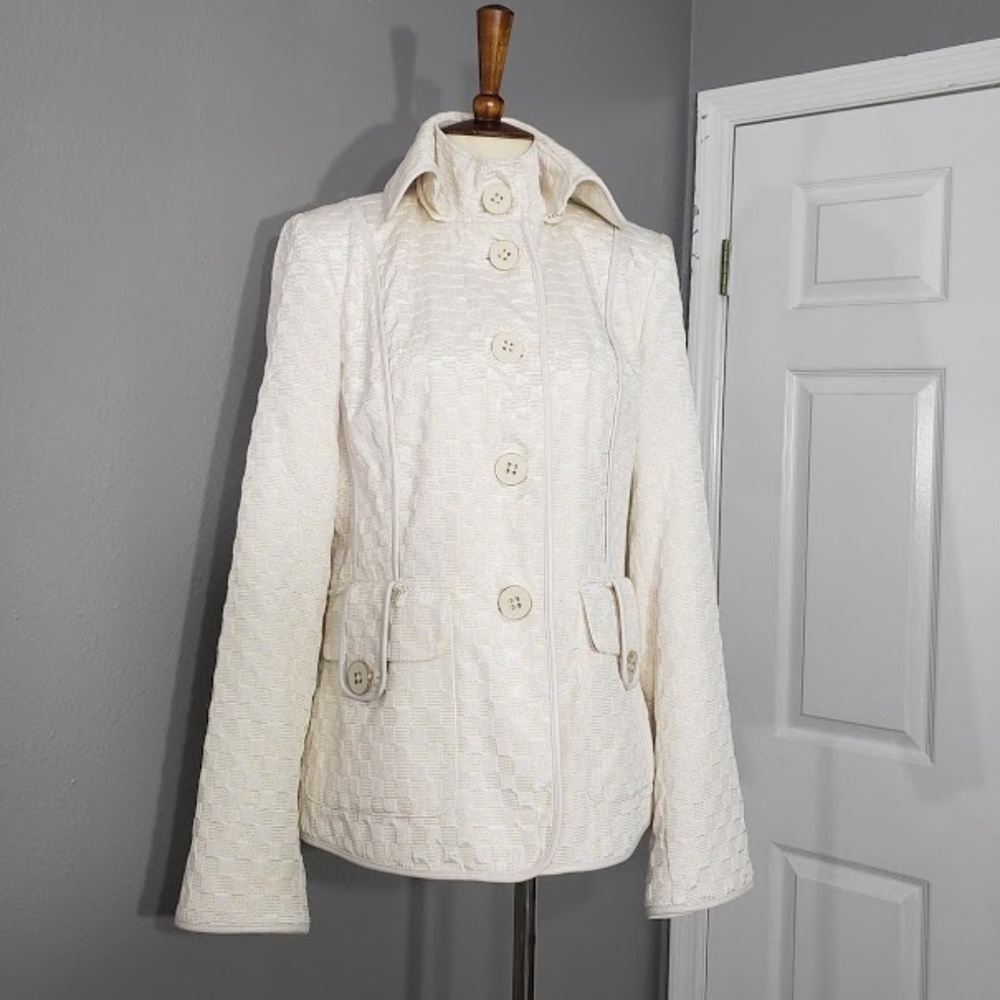 St. John Cream Gold Basket Weave Over Coat Medium